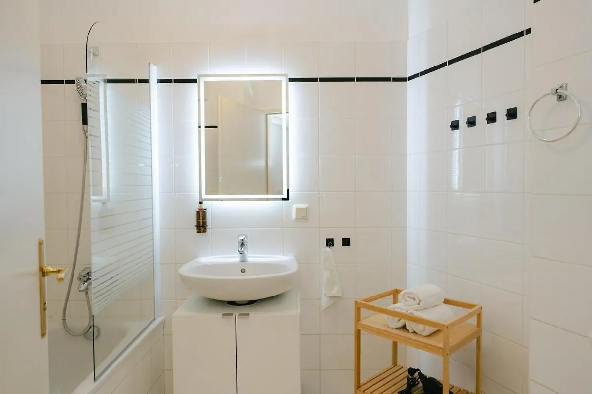 Cozy Corner Perfect For 4 To 6 Hip Area And Parking Apartment Vienna