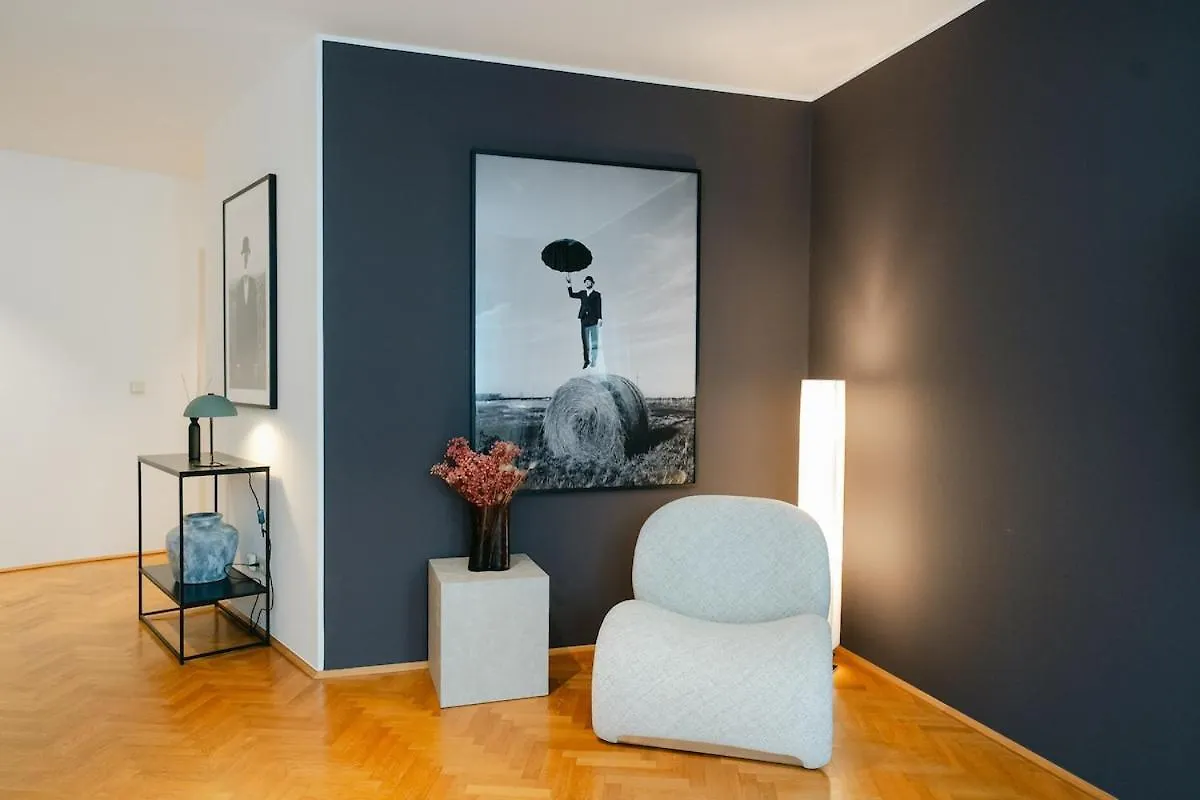 비엔나 Cozy Corner Perfect For 4 To 6 Hip Area And Parking 아파트
